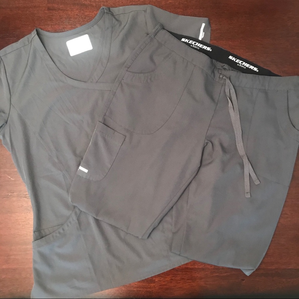 NWOT Gray Skechers Scrub Set